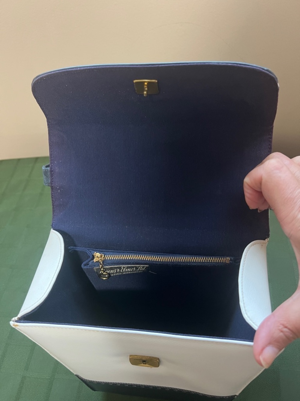 Vintage Classic Two-Tone Shoulder purse - Navy & White - Picture 6 of 13